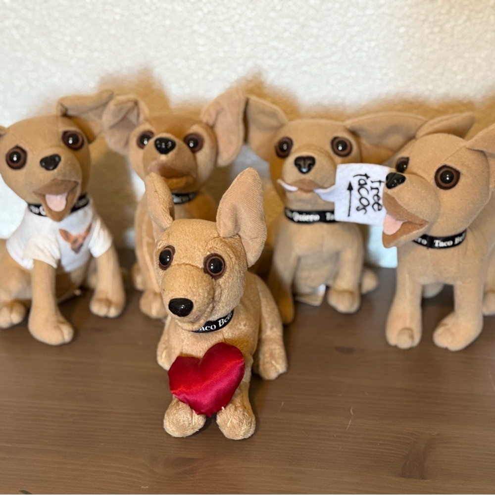 90s Taco Bell Plush Chihuahua Dogs - yo quiero Taco Bell